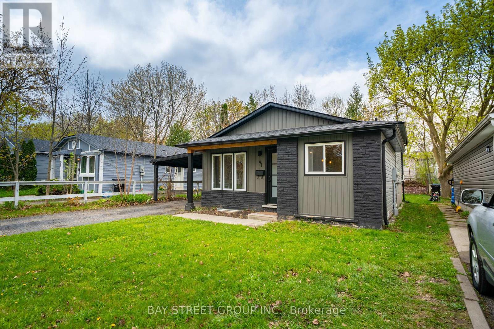 41 Helene Crescent, Waterloo, ON - Outdoor