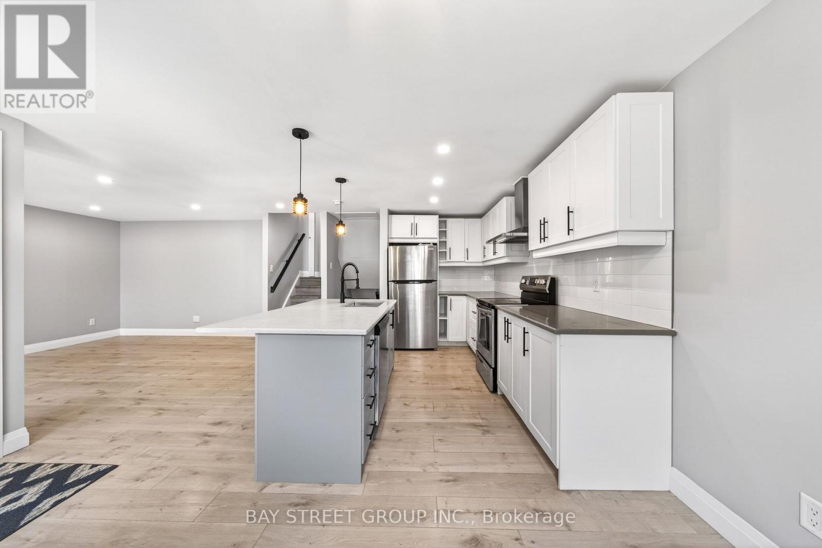 41 Helene Crescent, Waterloo, ON - Indoor Photo Showing Kitchen