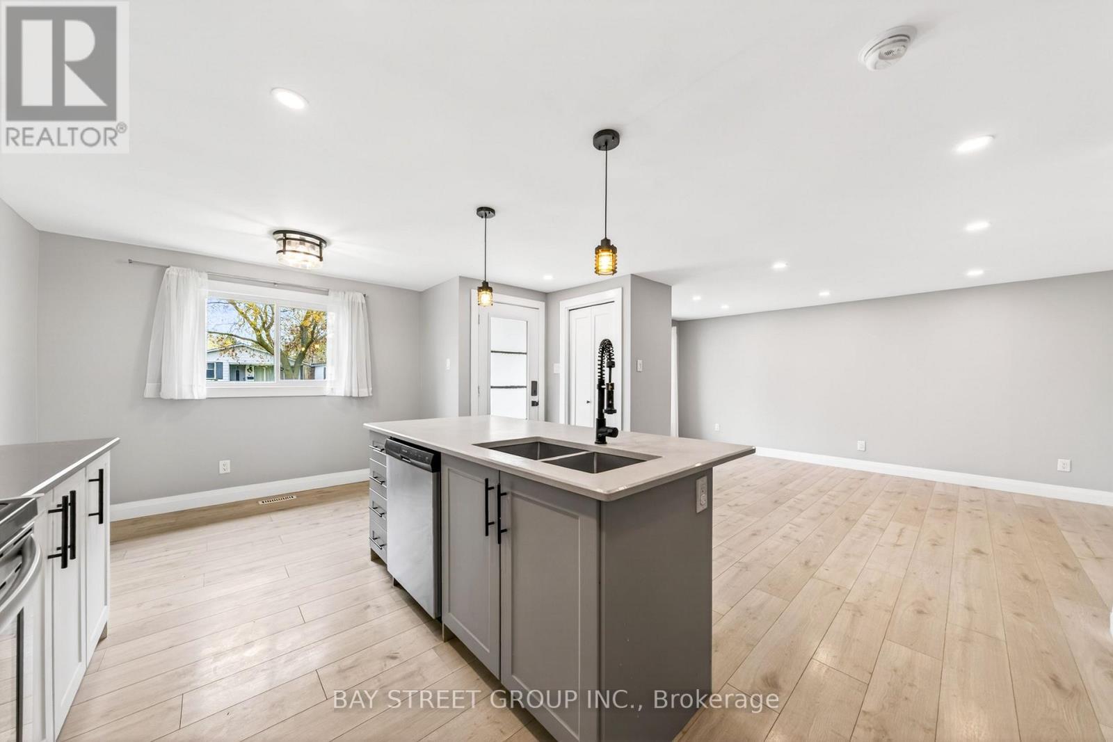 41 Helene Crescent, Waterloo, ON - Indoor Photo Showing Kitchen With Double Sink