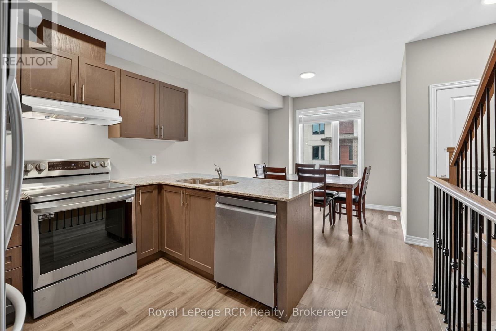 45 Winters Crescent, Collingwood, ON - Indoor Photo Showing Kitchen With Double Sink
