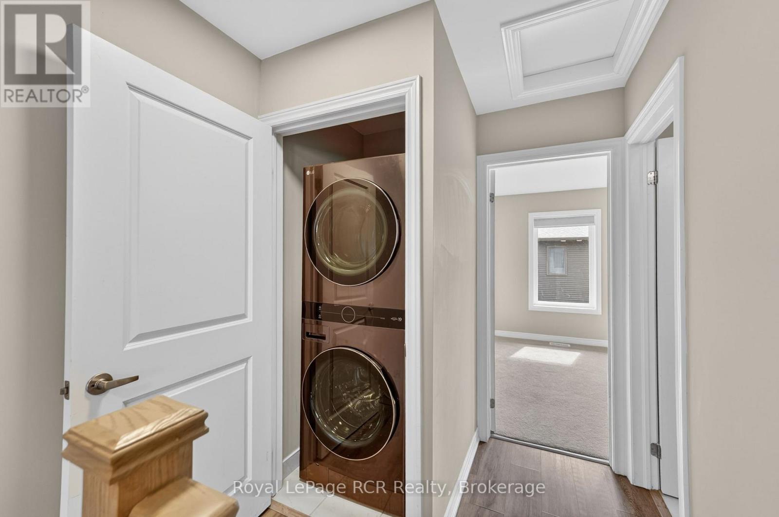 45 Winters Crescent, Collingwood, ON - Indoor Photo Showing Laundry Room