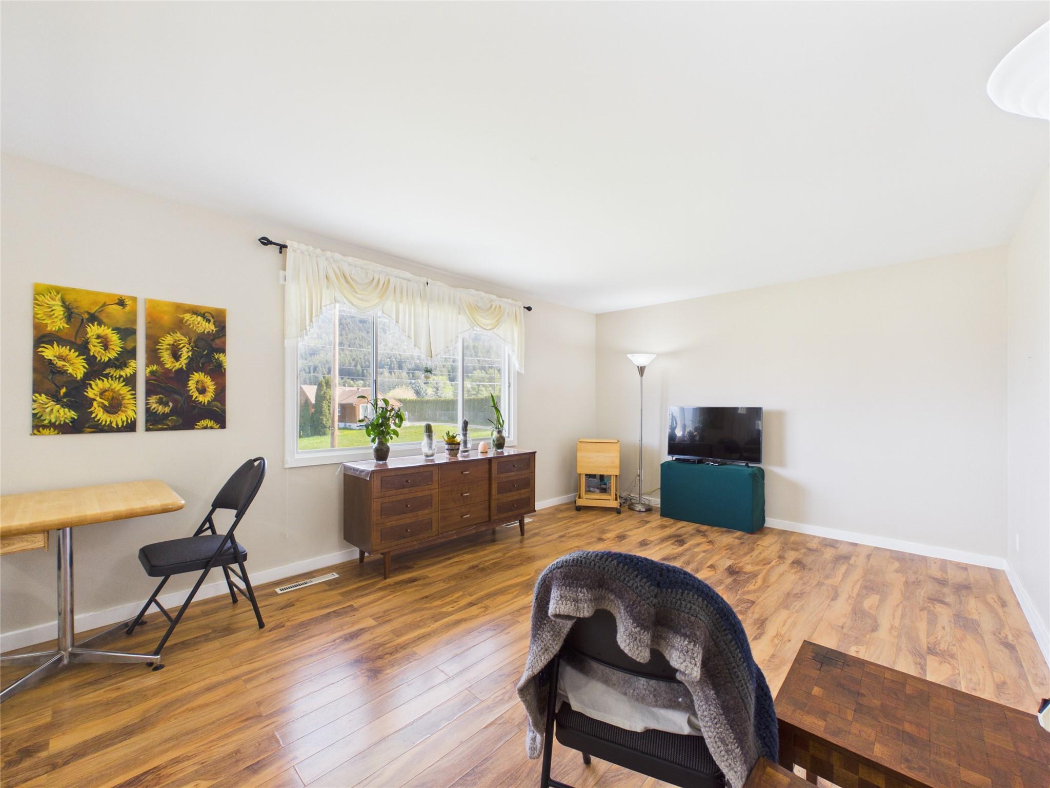 623 Devon Street, Creston, BC - Indoor