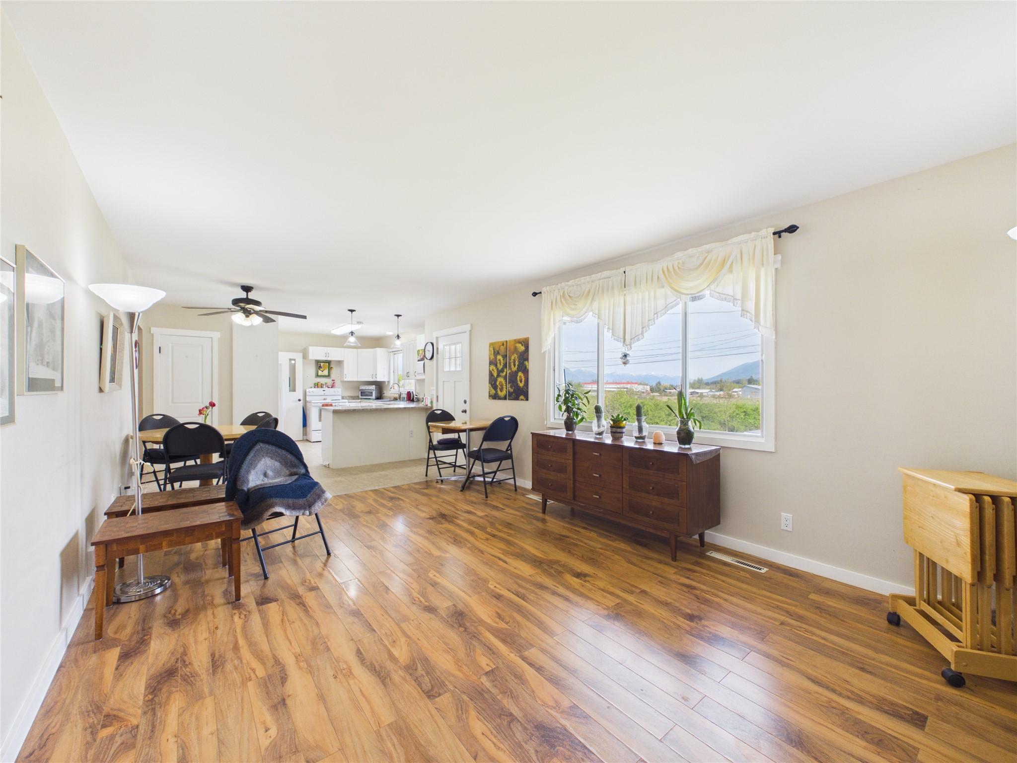 623 Devon Street, Creston, BC - Indoor