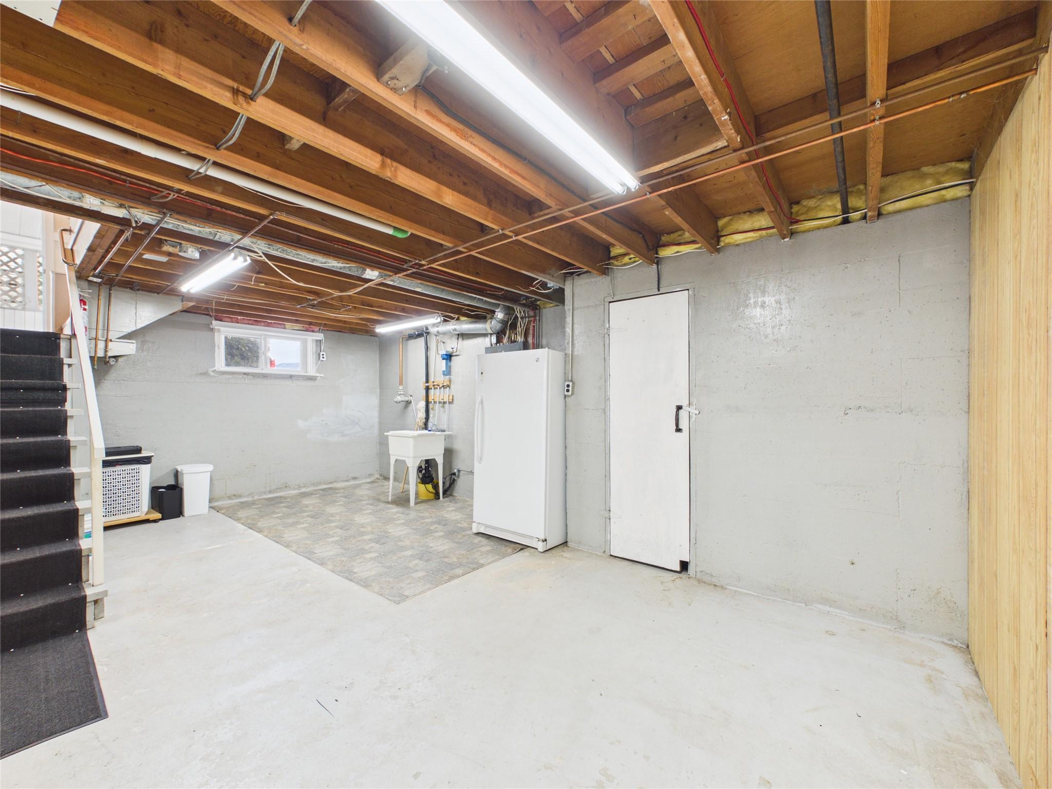623 Devon Street, Creston, BC - Indoor Photo Showing Basement