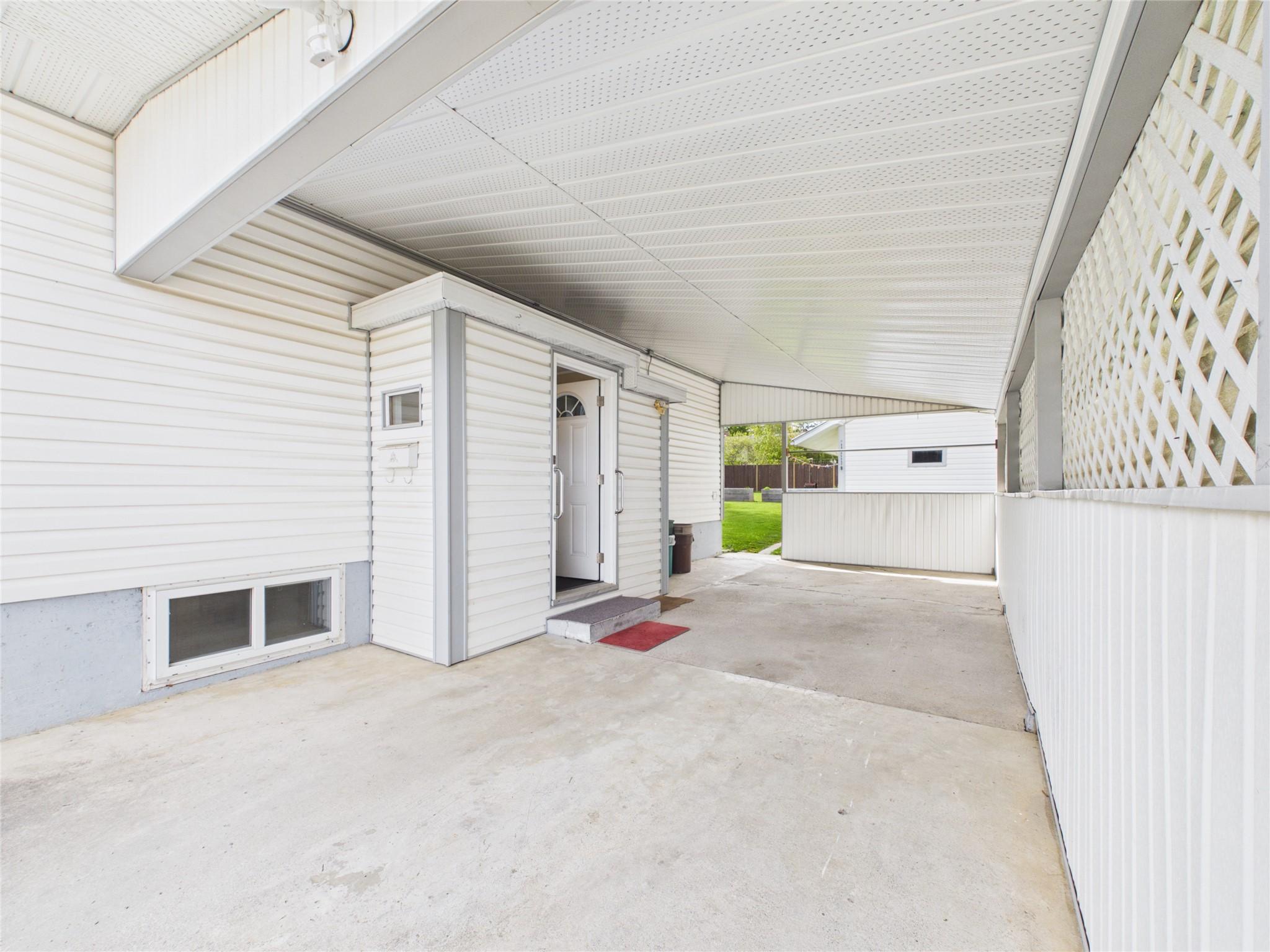 623 Devon Street, Creston, BC - Outdoor With Exterior