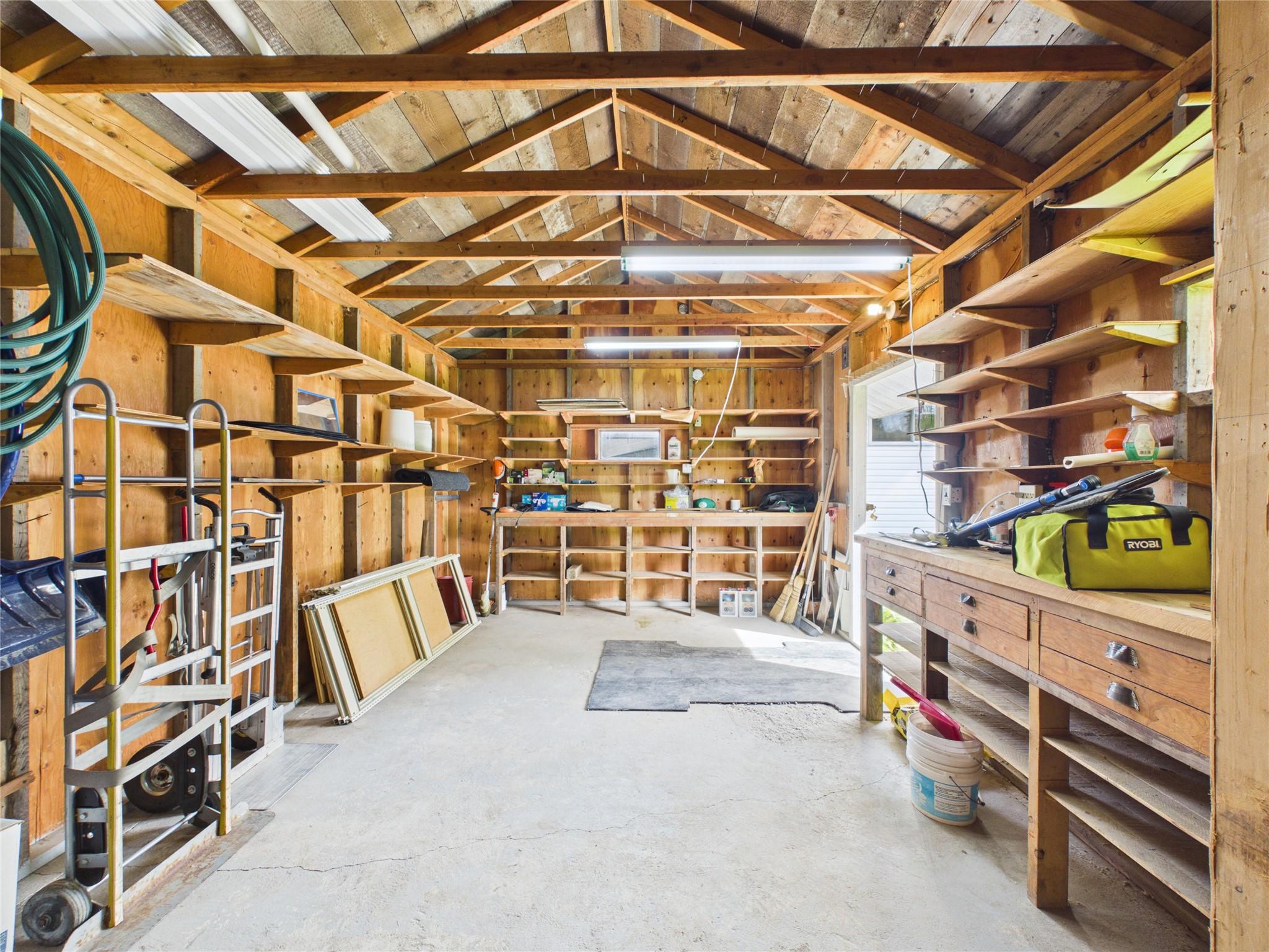 623 Devon Street, Creston, BC - Indoor