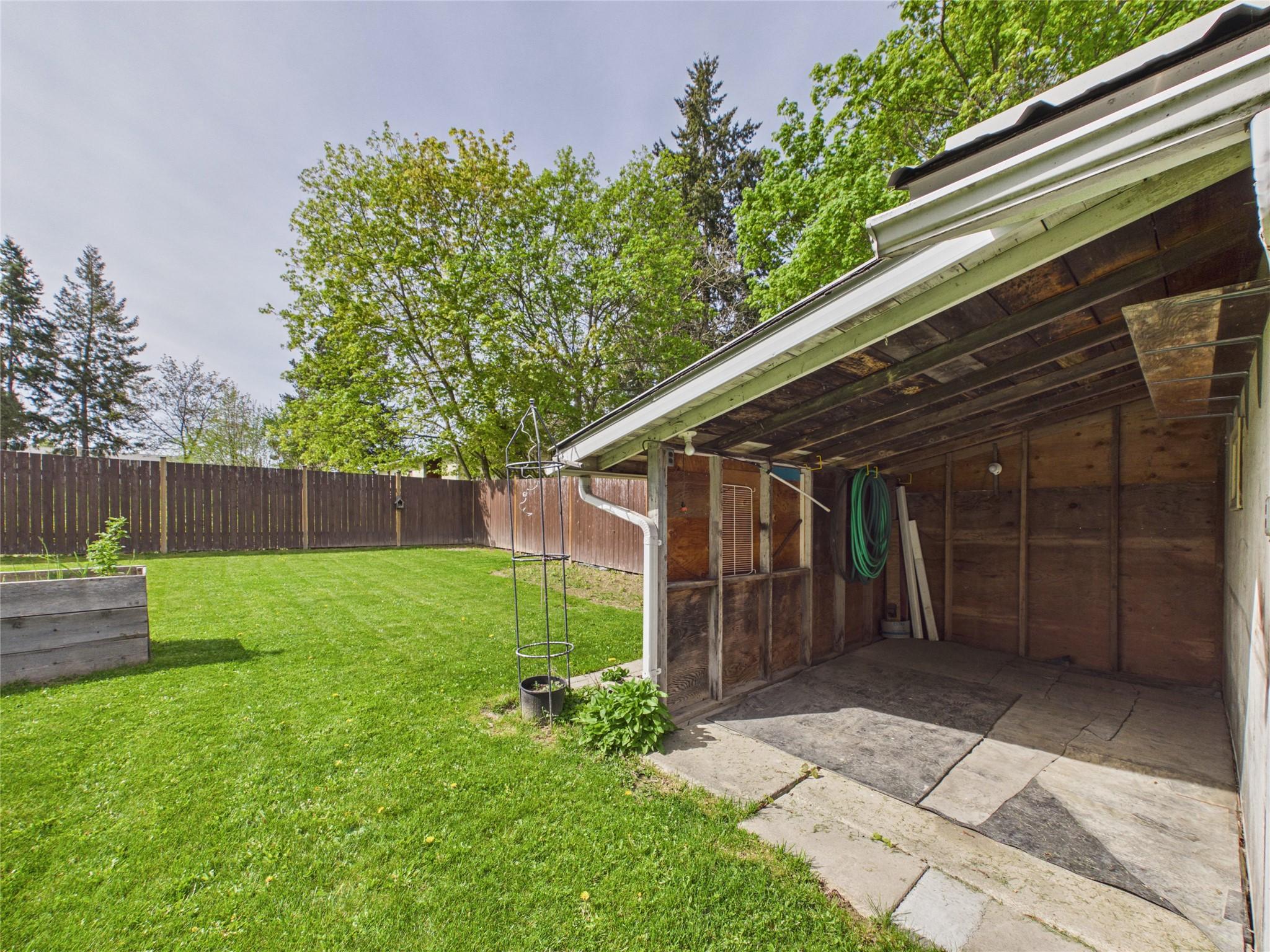 623 Devon Street, Creston, BC - Outdoor