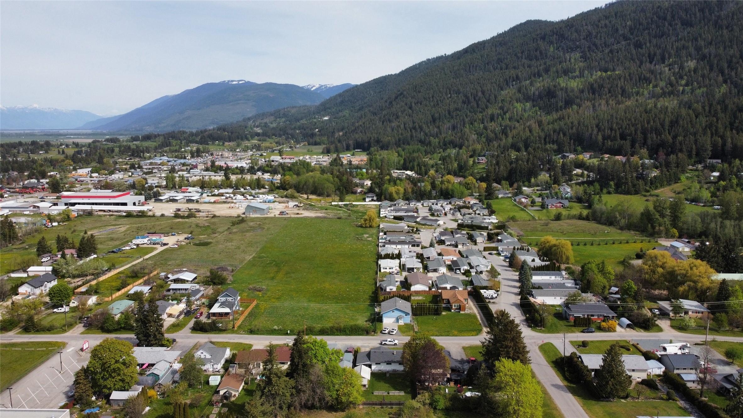 623 Devon Street, Creston, BC - Outdoor With View