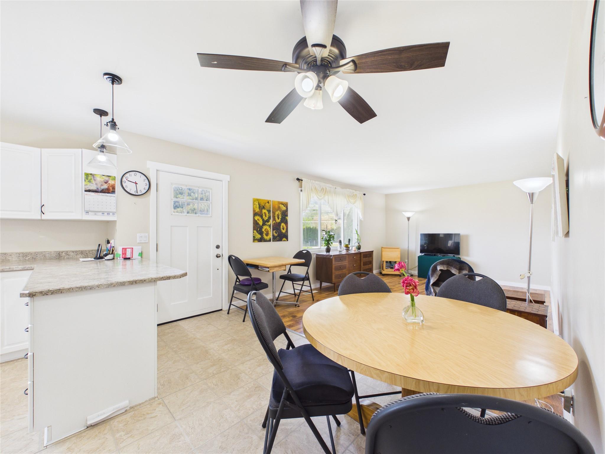623 Devon Street, Creston, BC - Indoor Photo Showing Dining Room