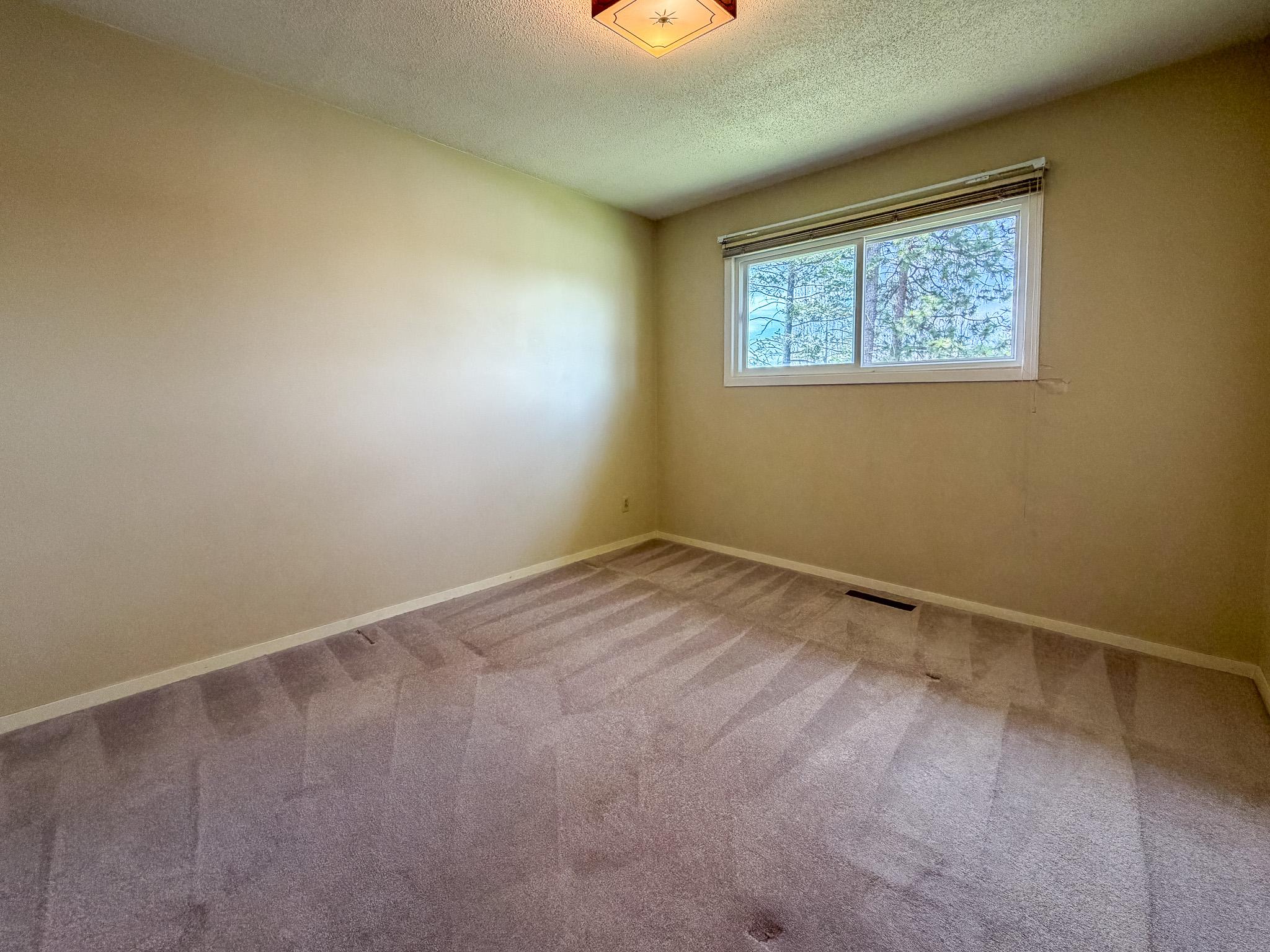 811 28Th Avenue, Cranbrook, BC - Indoor Photo Showing Other Room