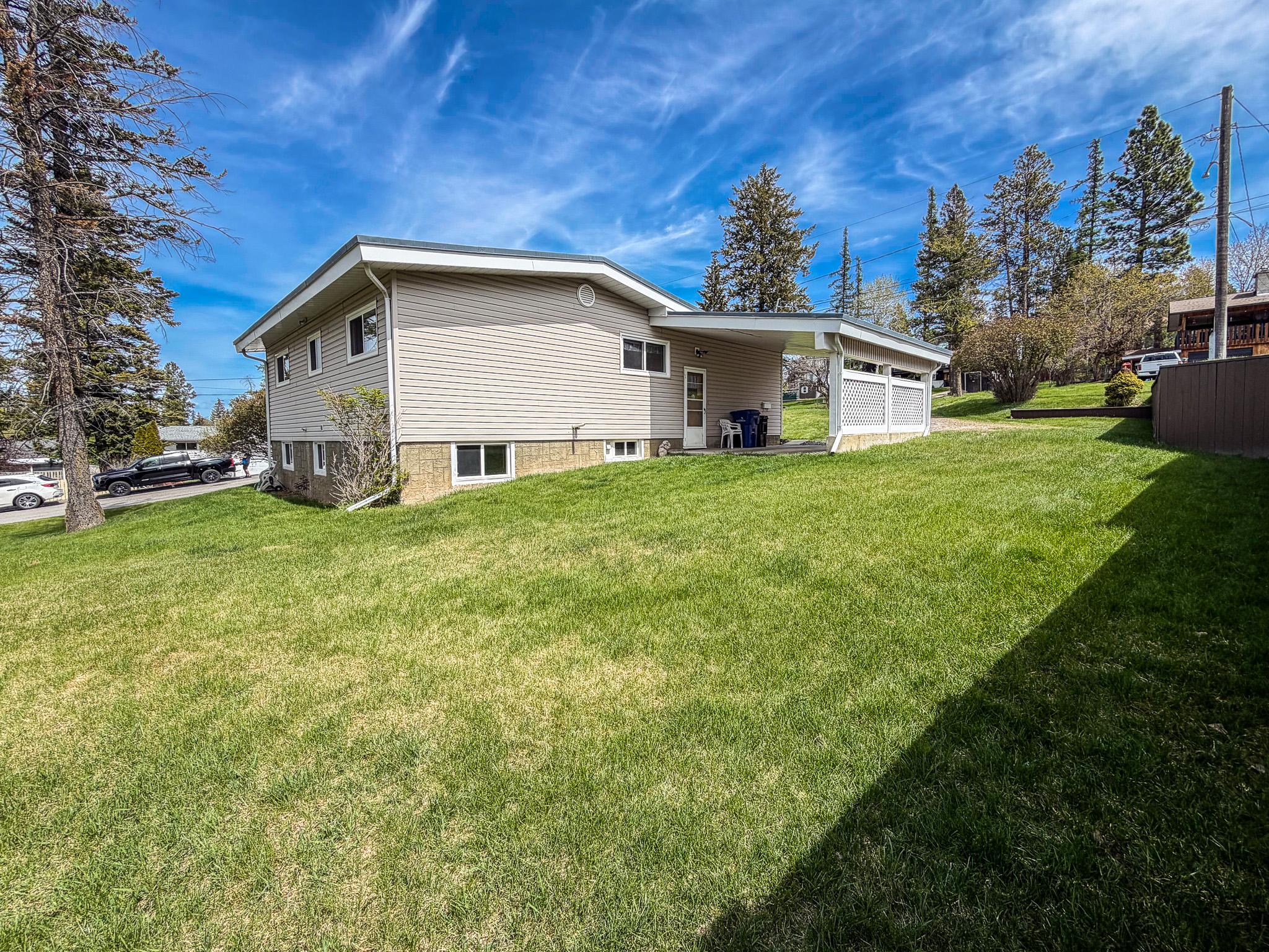 811 28Th Avenue, Cranbrook, BC - Outdoor