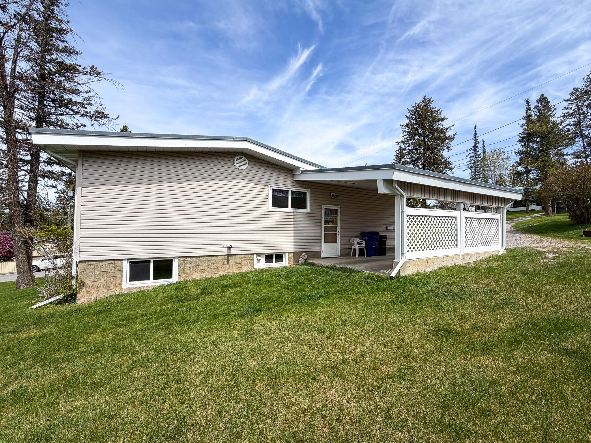 811 28Th Avenue, Cranbrook, BC - Outdoor