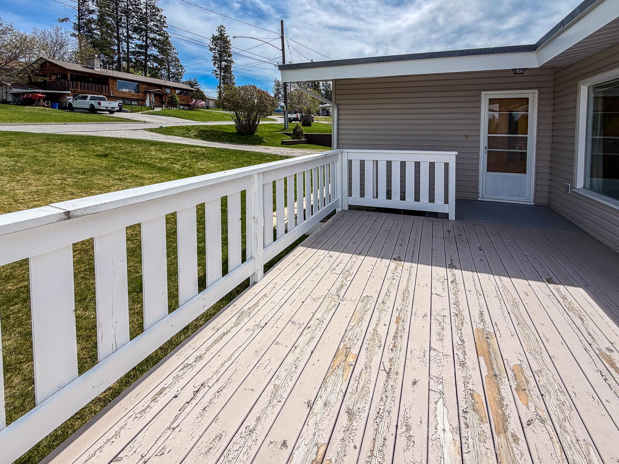 811 28Th Avenue, Cranbrook, BC - Outdoor With Deck Patio Veranda