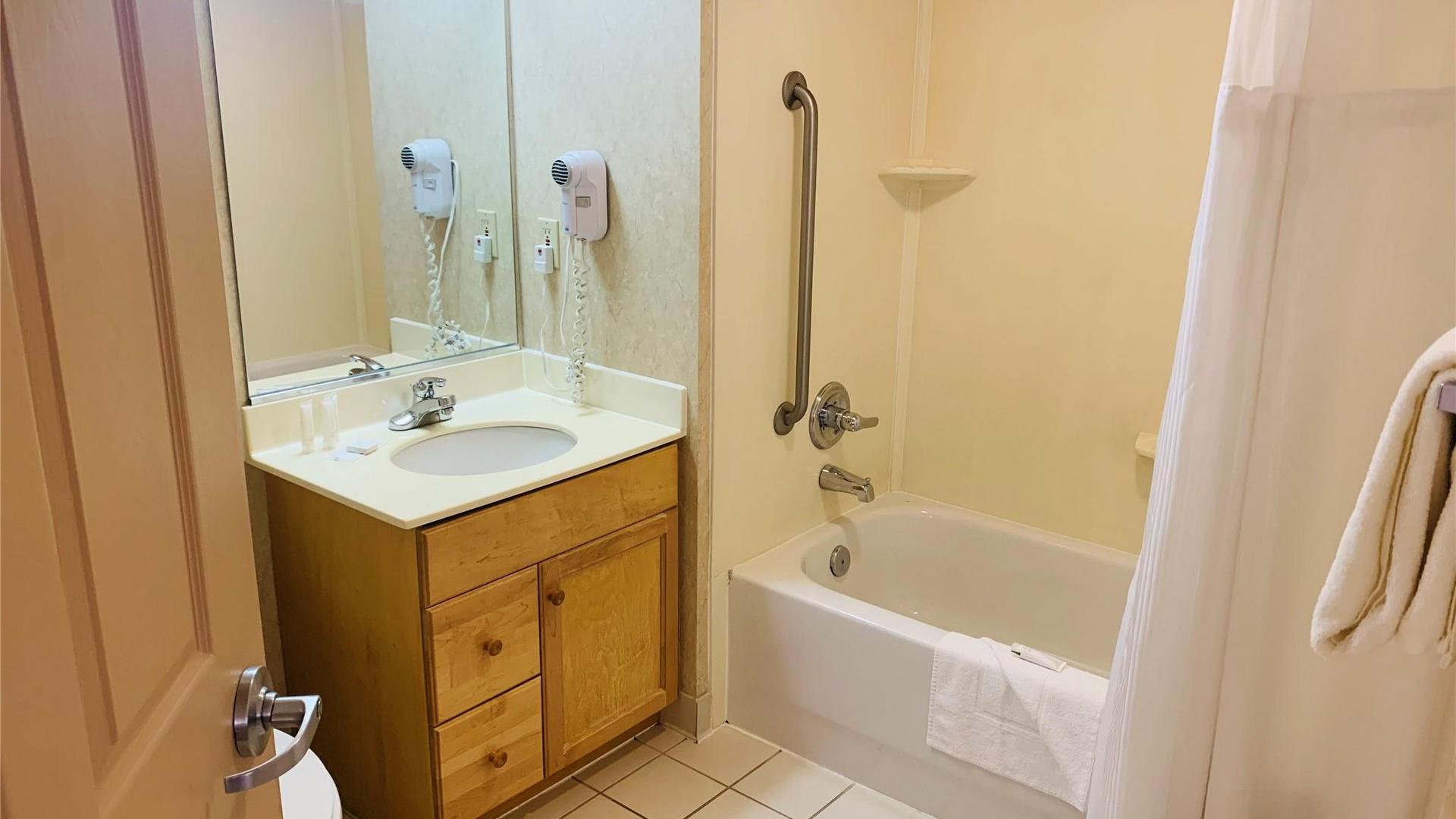 403-500 Stemwinder Drive, Kimberley, BC - Indoor Photo Showing Bathroom