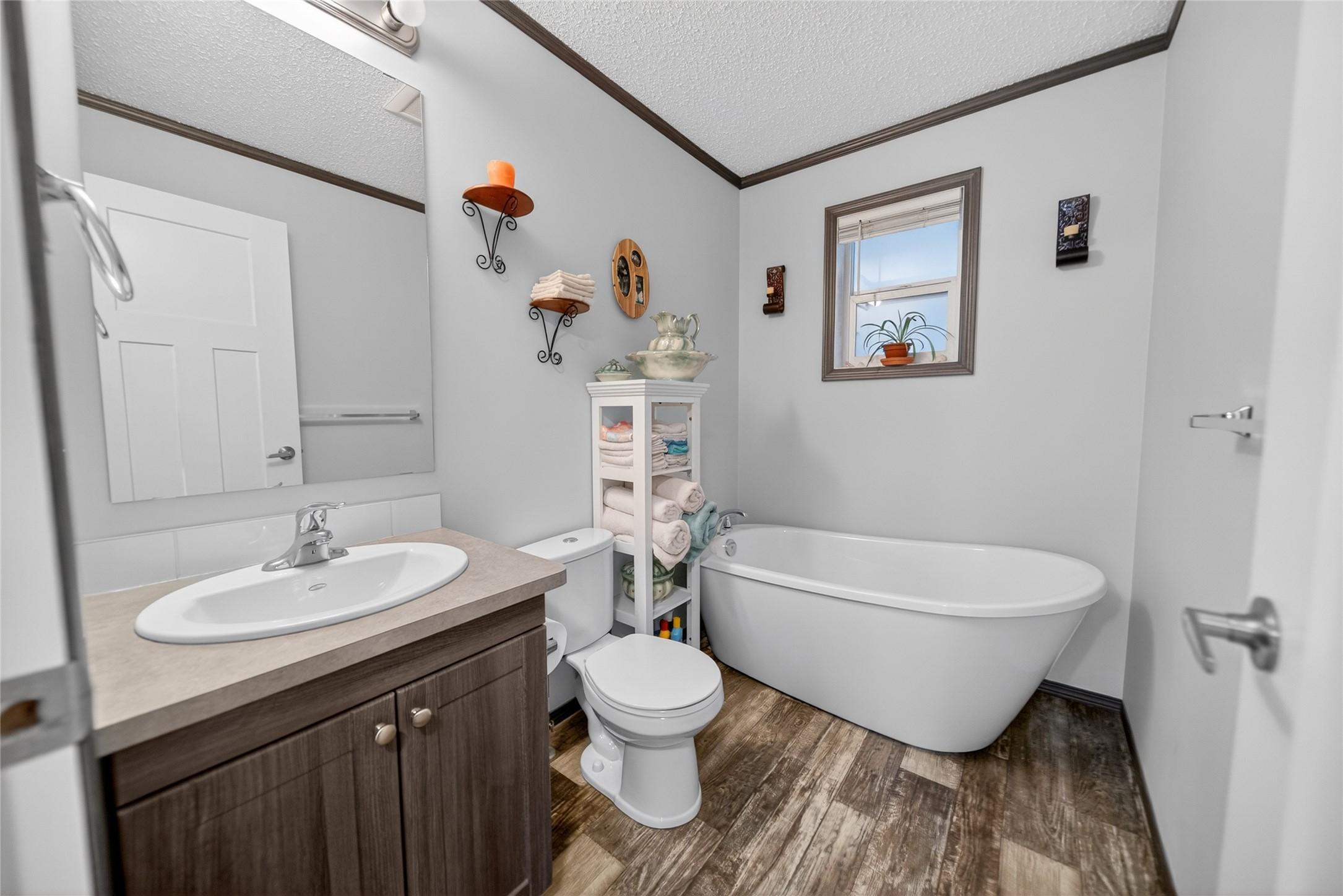 6230 Wolf Creek Road, Wasa, BC