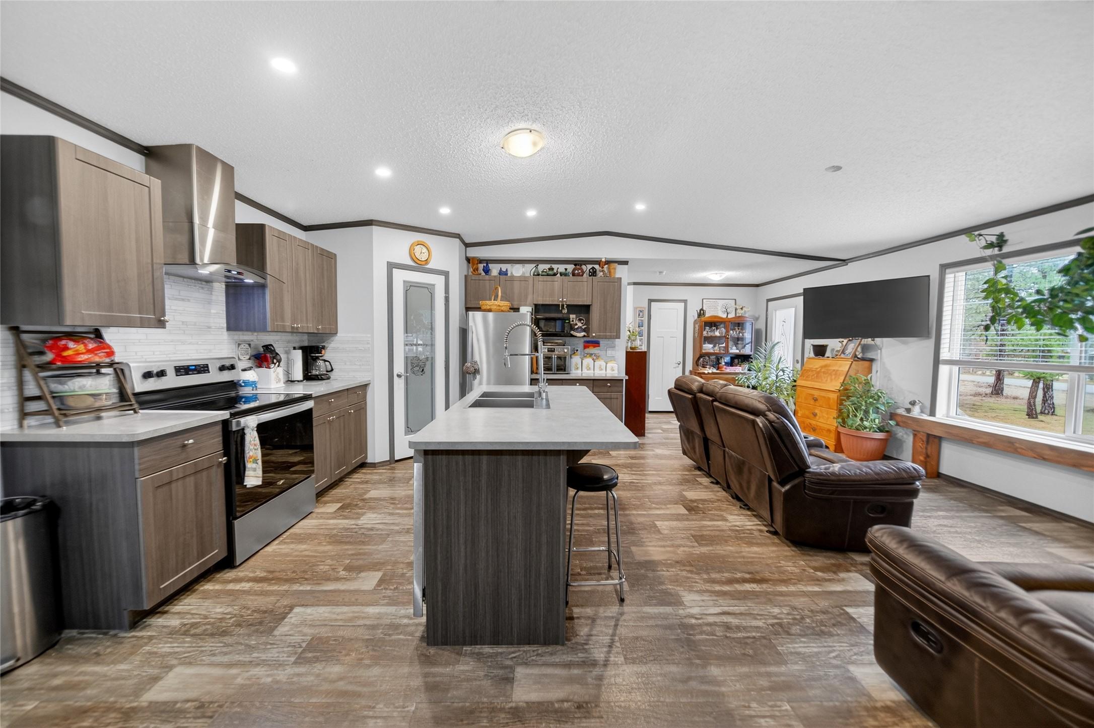 6230 Wolf Creek Road, Wasa, BC