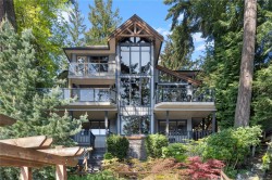 211 Ferntree Pl Nanaimo, BC V9T 5M1