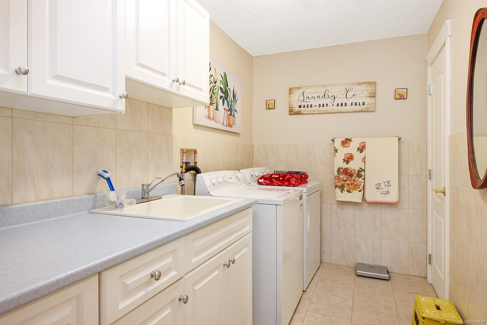 1781 Thurber Rd, Comox, BC