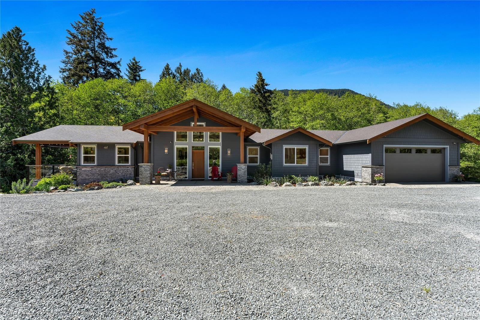 7586 Somenos Rd, Duncan, BC