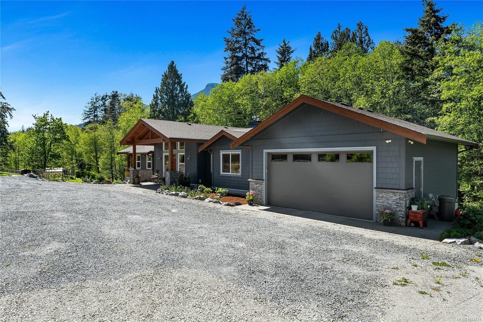 7586 Somenos Rd, Duncan, BC