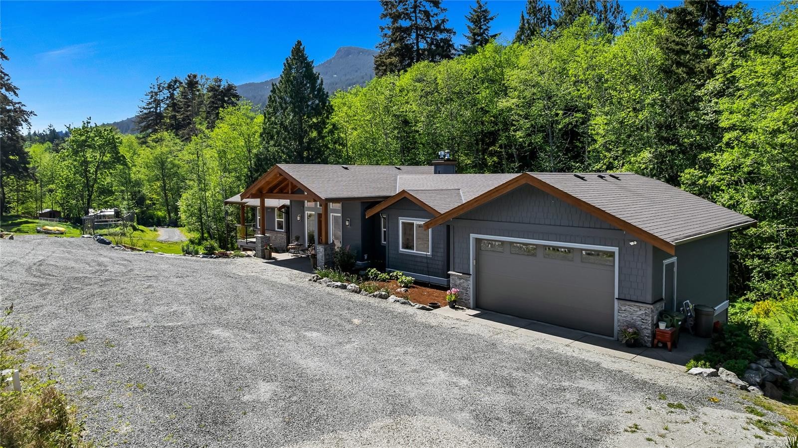 7586 Somenos Rd, Duncan, BC