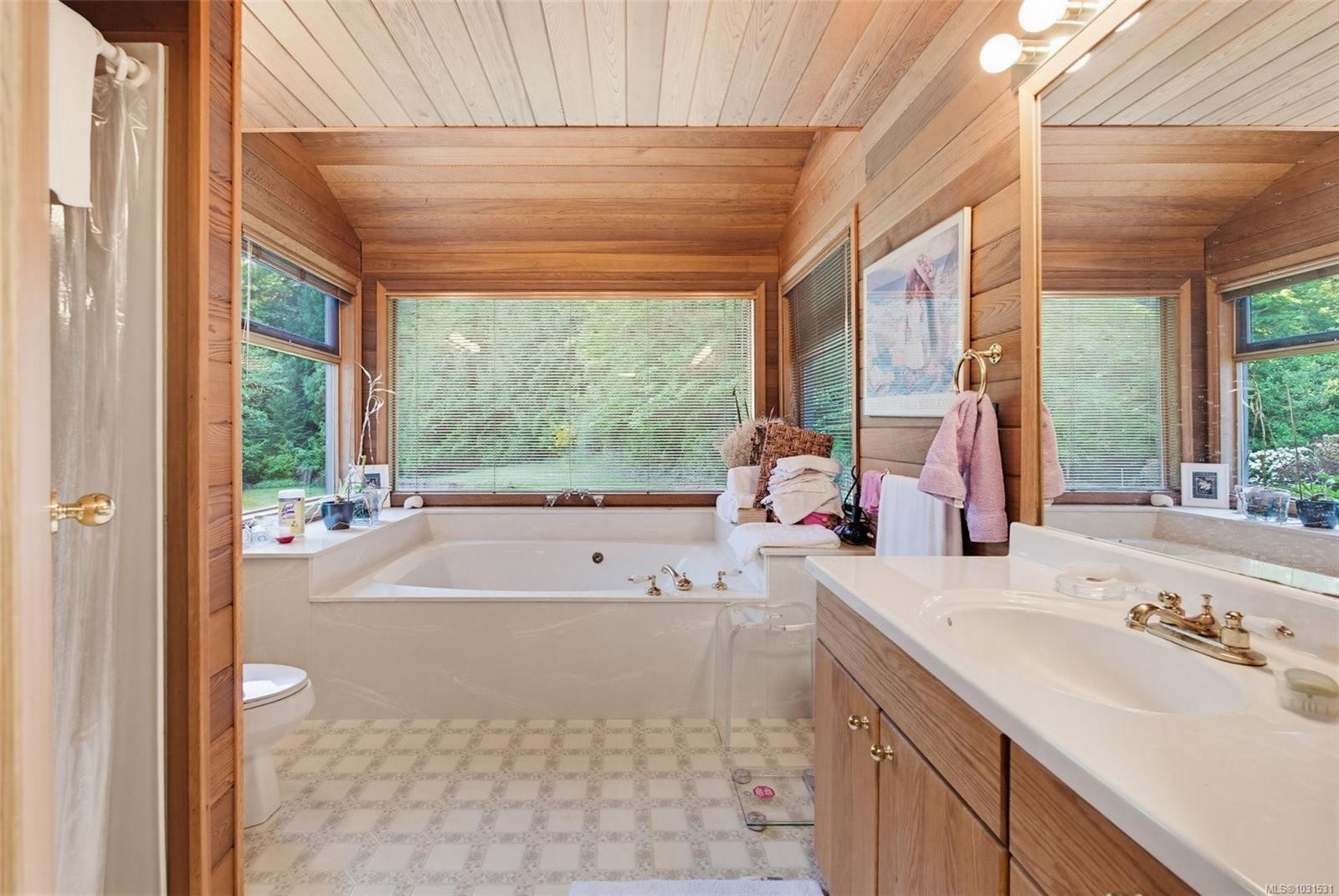 5630 Batu Rd, Saanich, BC