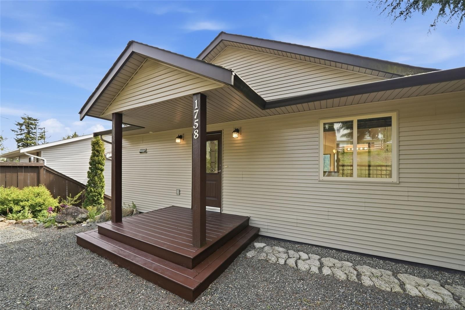1758 Martini Way, Qualicum Beach, BC