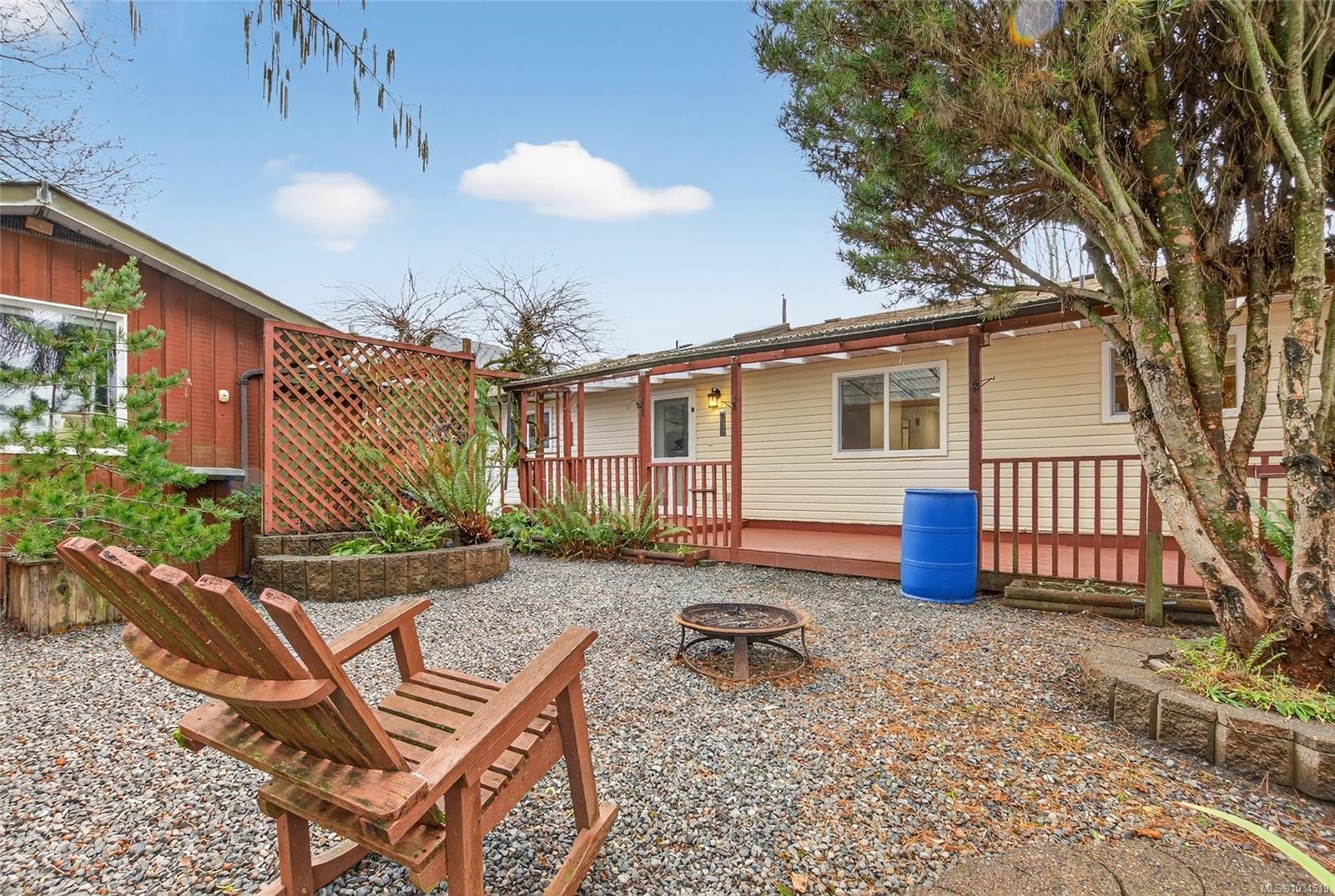 8071 Queen St, Crofton, BC