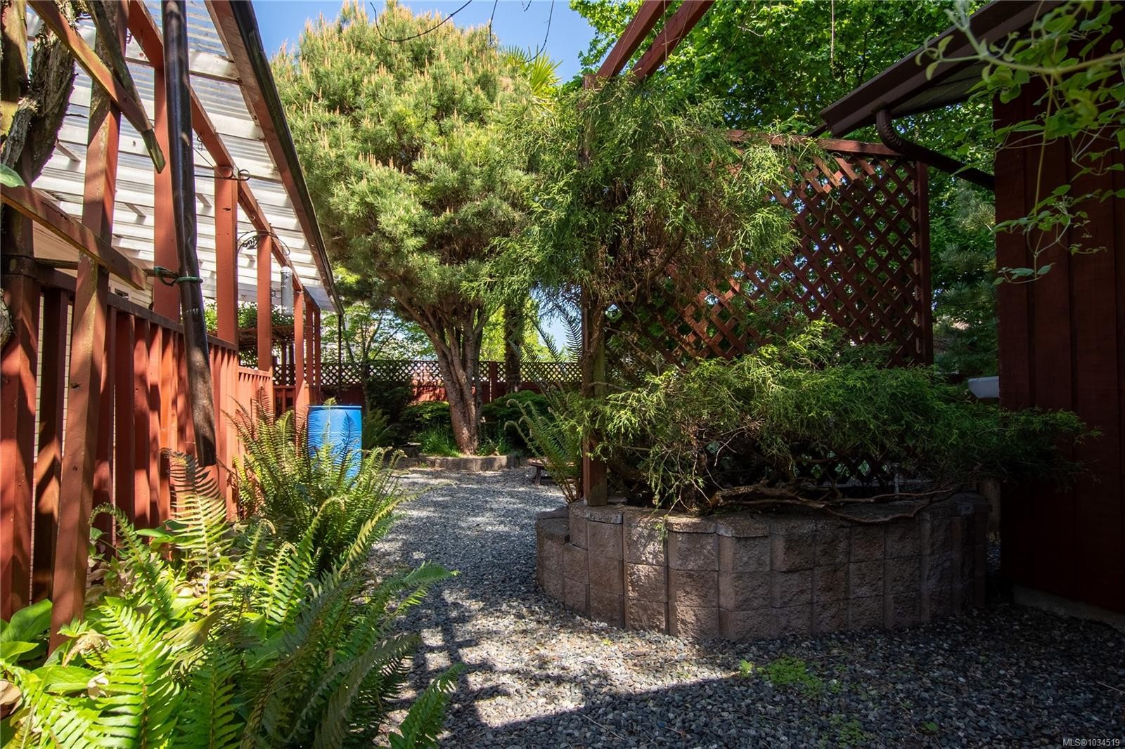 8071 Queen St, Crofton, BC
