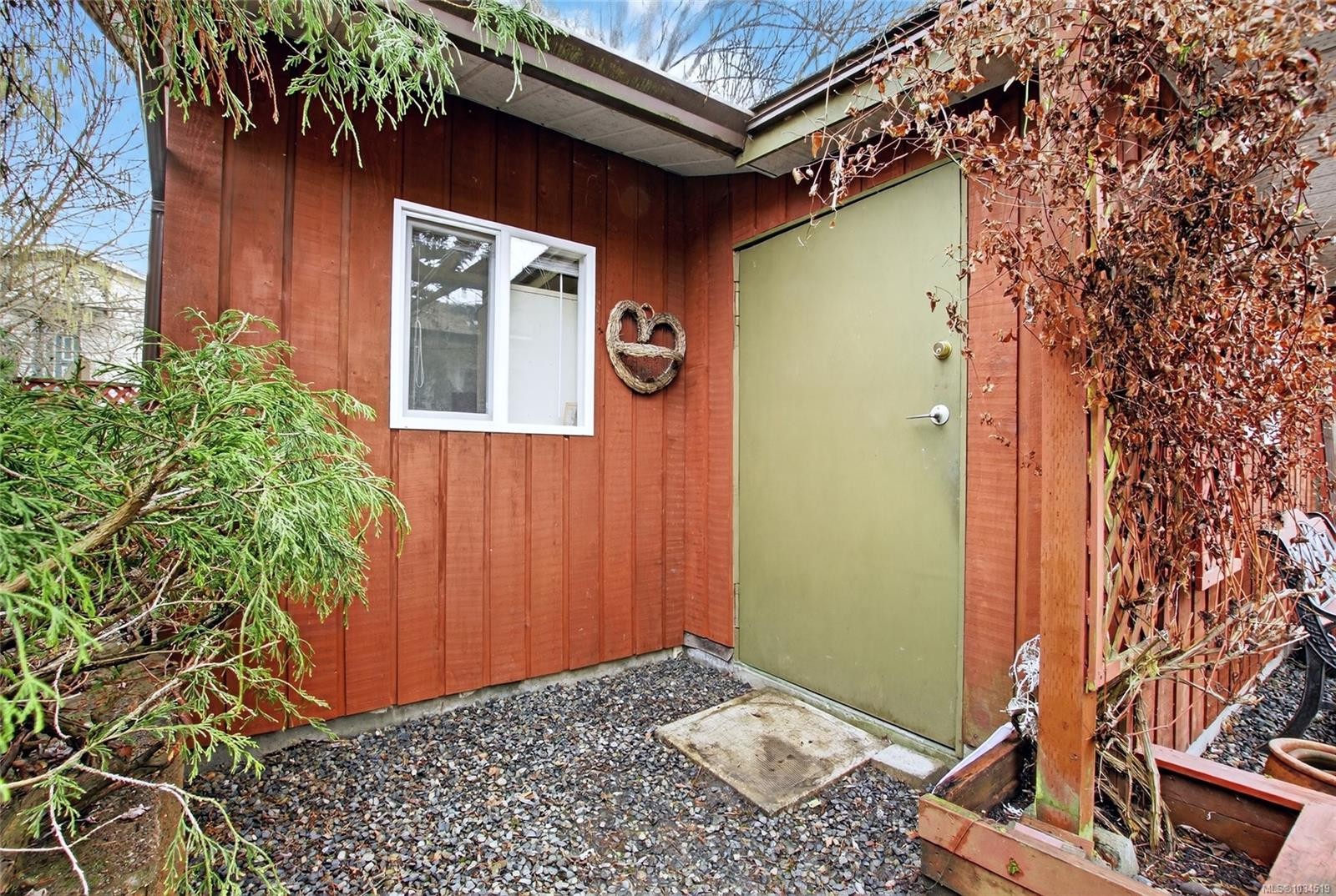 8071 Queen St, Crofton, BC