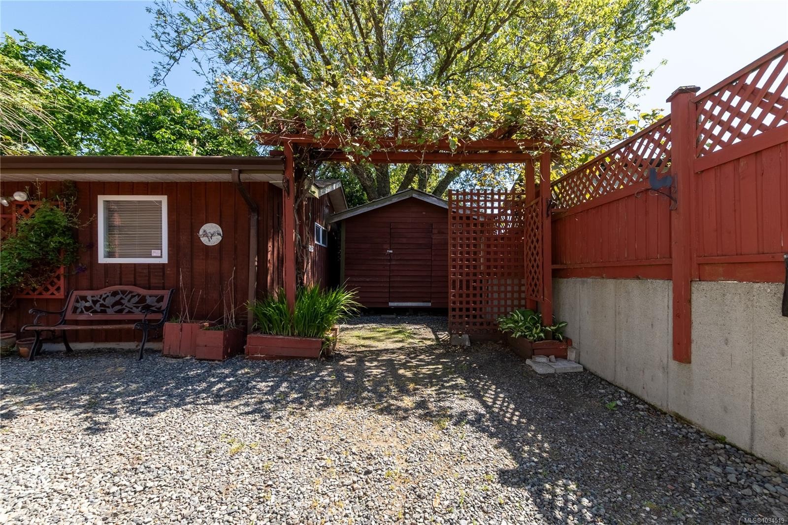 8071 Queen St, Crofton, BC