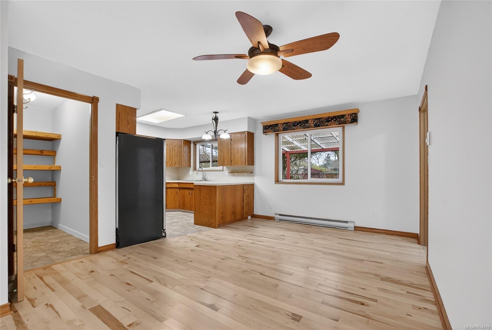 8071 Queen St, Crofton, BC