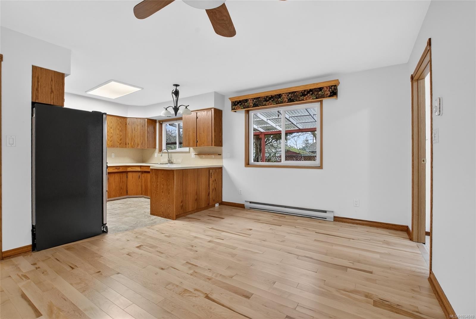 8071 Queen St, Crofton, BC
