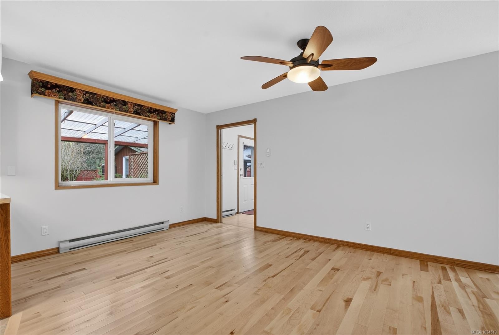 8071 Queen St, Crofton, BC