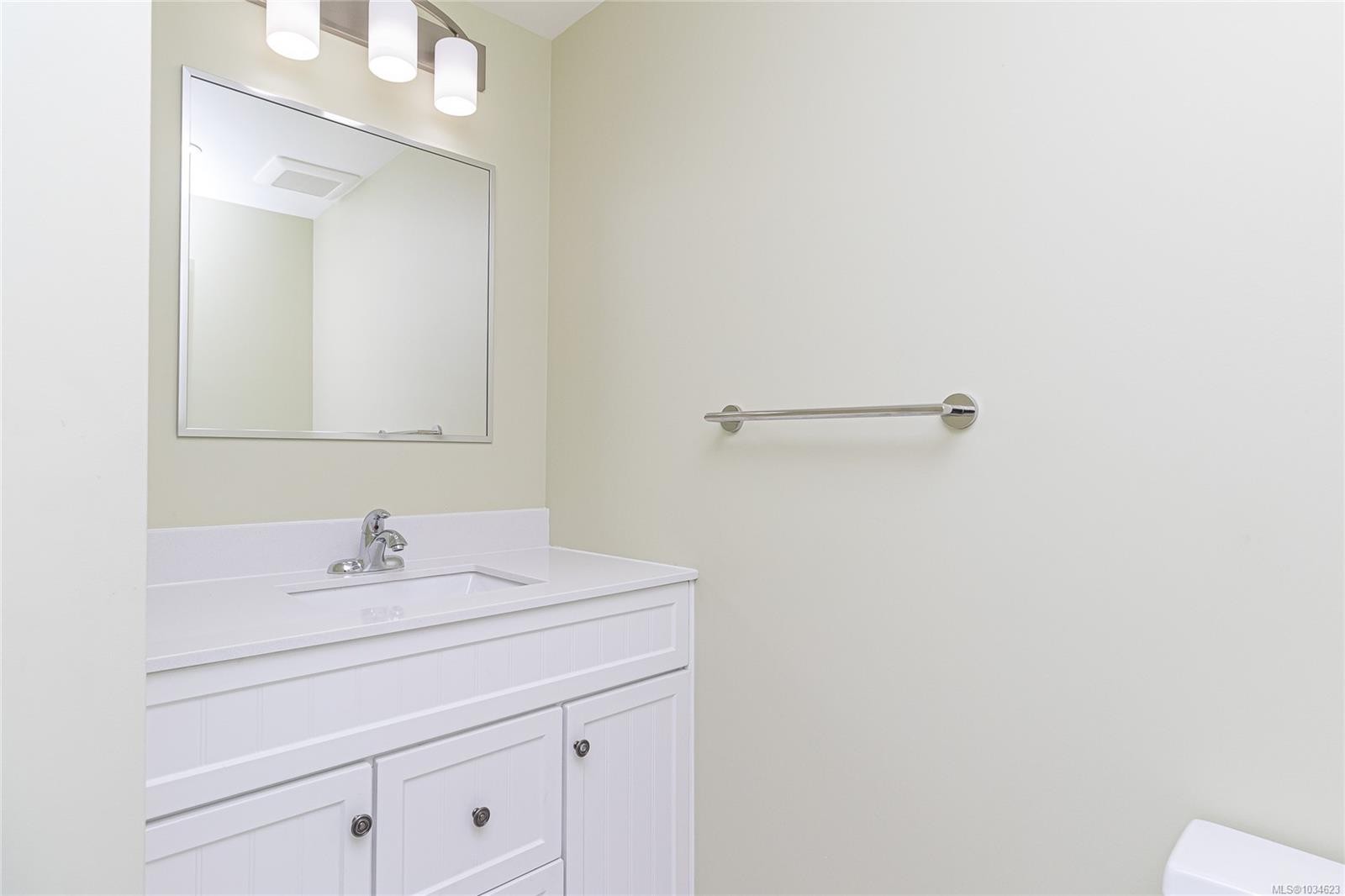 10046 Judson Pl, Sidney, BC
