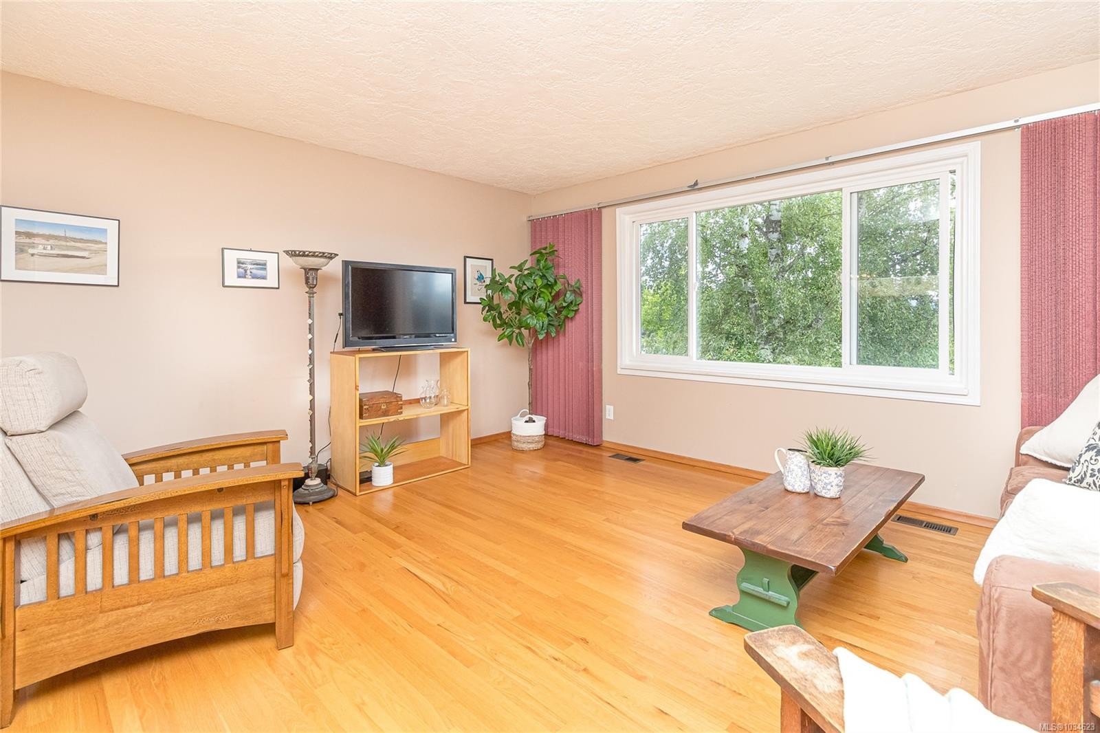 10046 Judson Pl, Sidney, BC