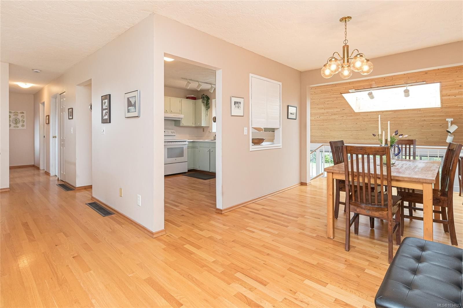10046 Judson Pl, Sidney, BC