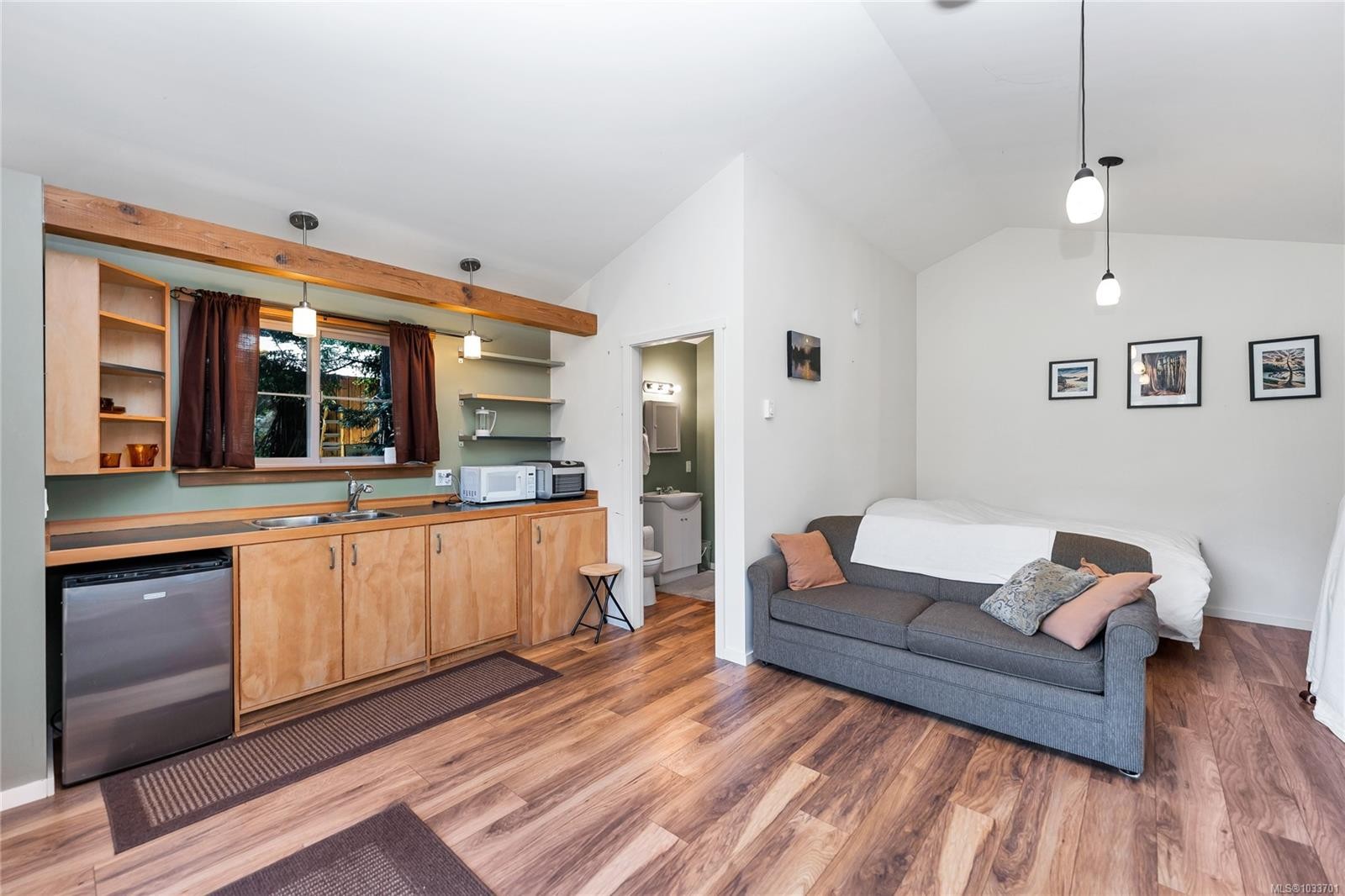 490 Rainbow Rd, Salt Spring, BC