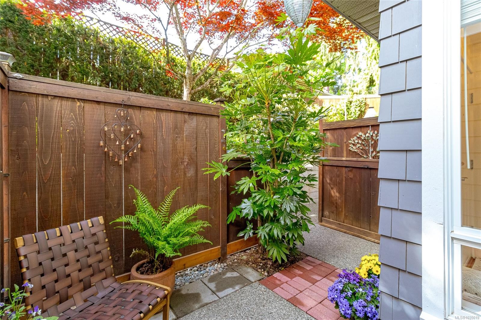 202-116 Queens Rd, Duncan, BC