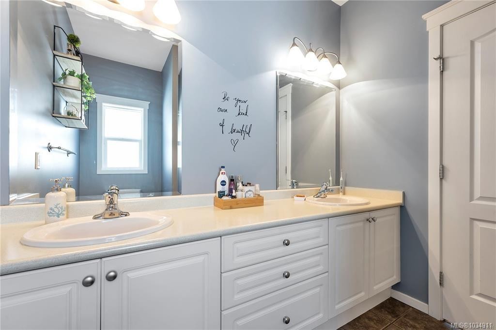 6342 Herons Pl, Duncan, BC