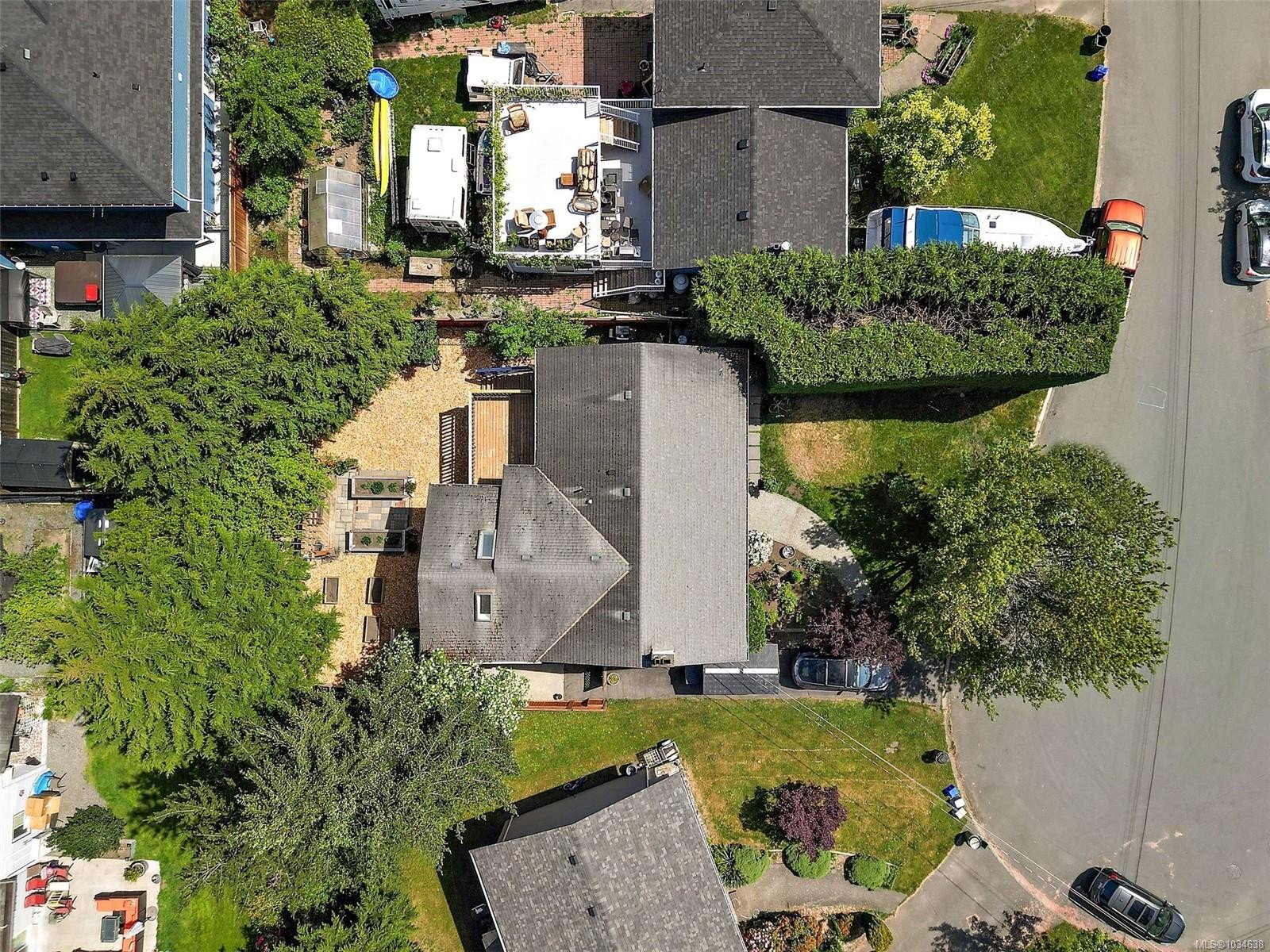 10292 Godfrey Pl, Sidney, BC