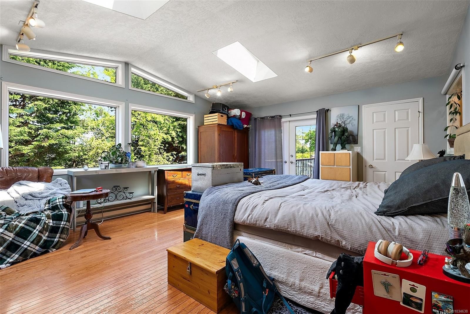 10292 Godfrey Pl, Sidney, BC
