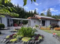 3881 Charlton Dr Qualicum Beach, BC V9K 1Z3