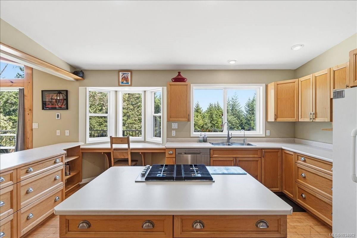 2004 Rena Rd, Nanoose Bay, BC