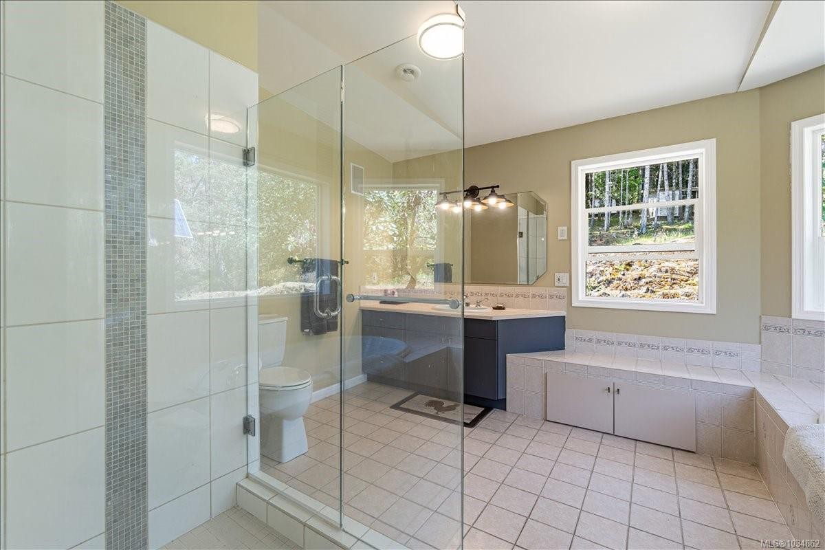 2004 Rena Rd, Nanoose Bay, BC