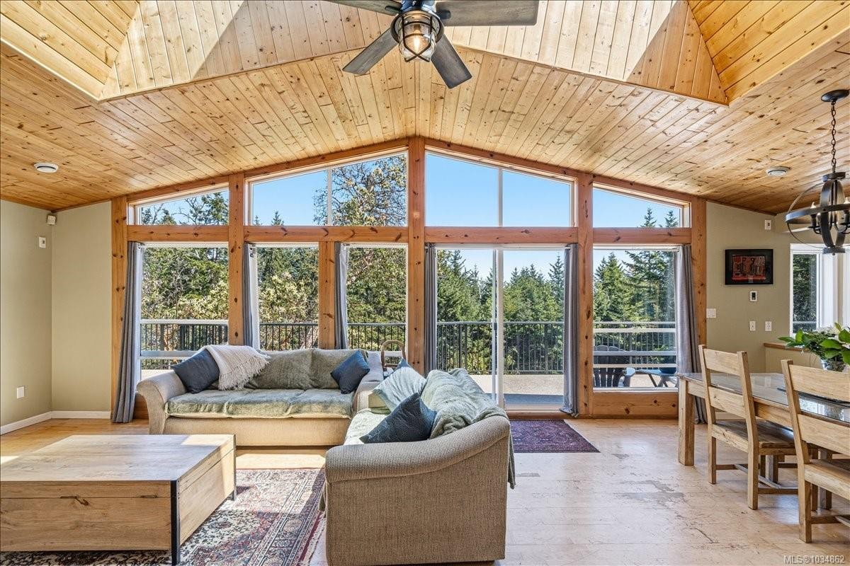 2004 Rena Rd, Nanoose Bay, BC