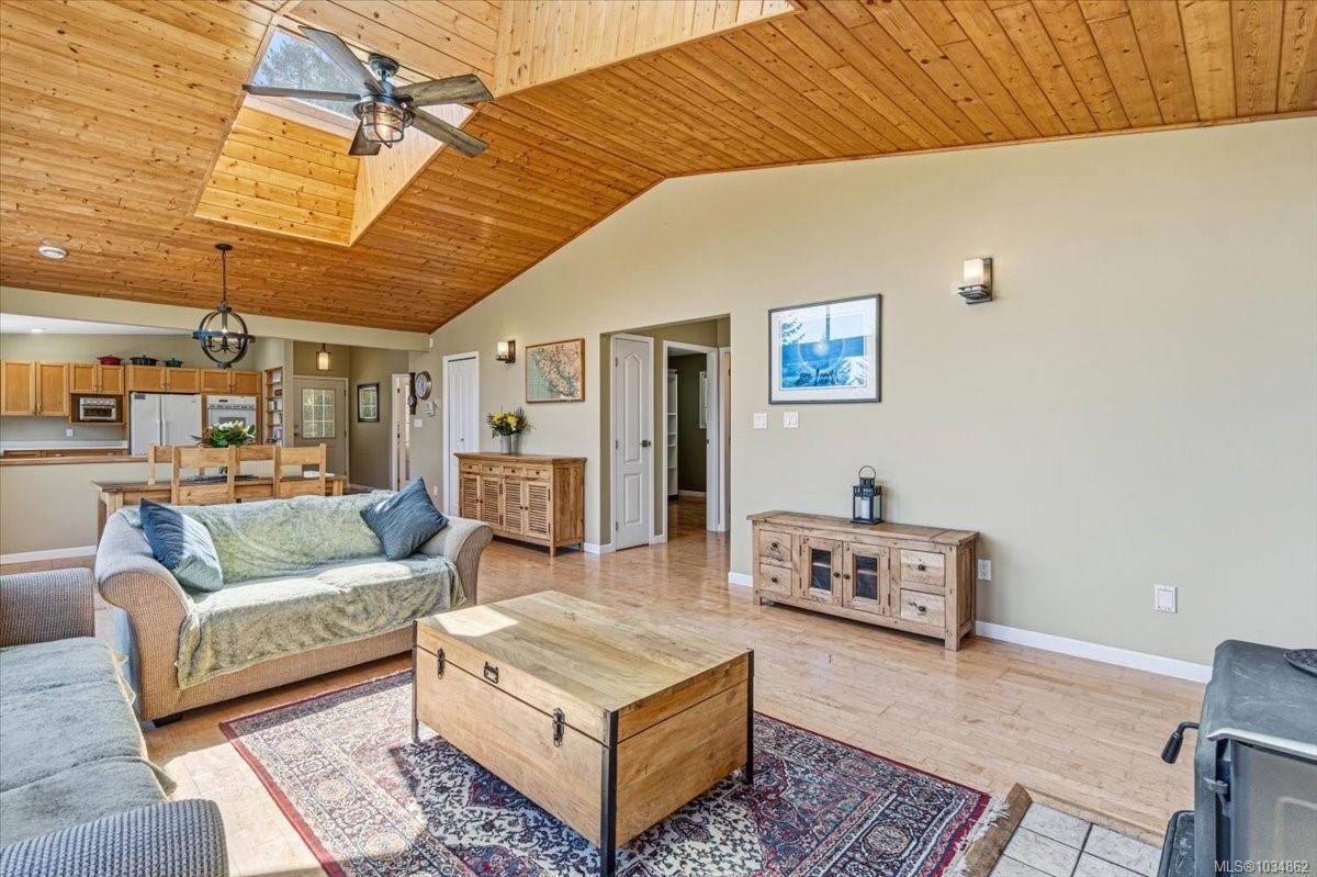 2004 Rena Rd, Nanoose Bay, BC