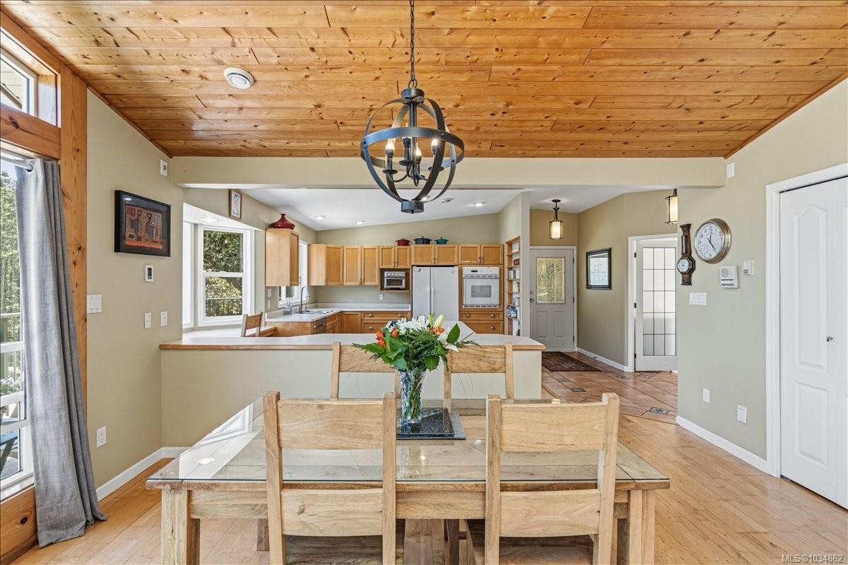 2004 Rena Rd, Nanoose Bay, BC