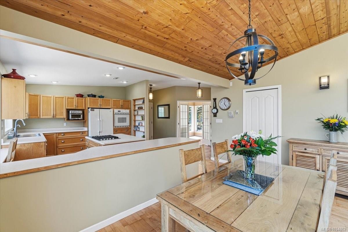 2004 Rena Rd, Nanoose Bay, BC
