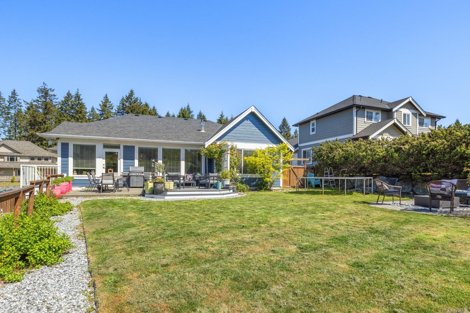 880 Pratt Rd, Mill Bay, BC